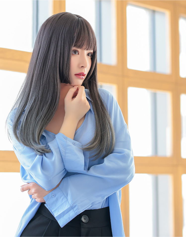 グレイスフルロング ダークアッシュxシルバーグレージュ 着用イメージ画像